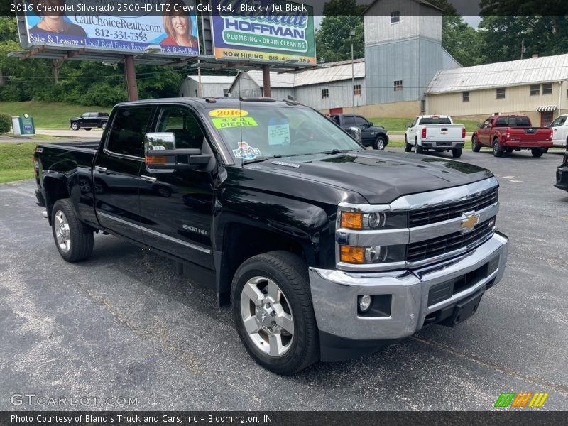 Front 3/4 View of 2016 Silverado 2500HD LTZ Crew Cab 4x4