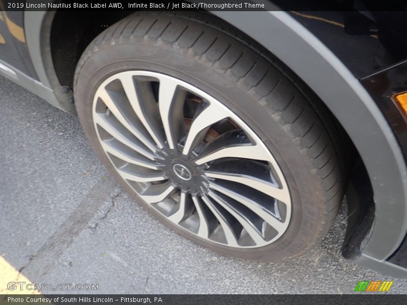 Infinite Black / Jet Black/Thoroughbred Theme 2019 Lincoln Nautilus Black Label AWD