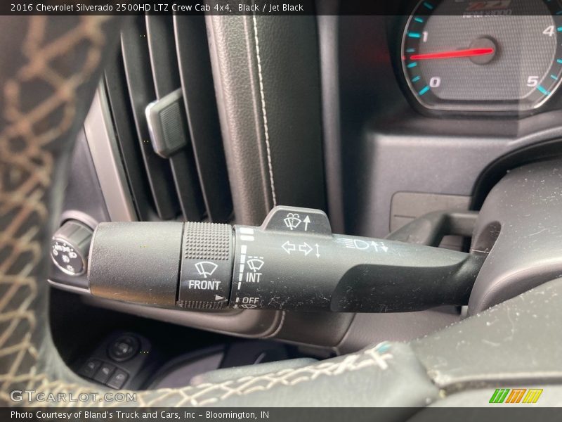 Controls of 2016 Silverado 2500HD LTZ Crew Cab 4x4