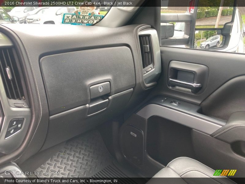 Black / Jet Black 2016 Chevrolet Silverado 2500HD LTZ Crew Cab 4x4