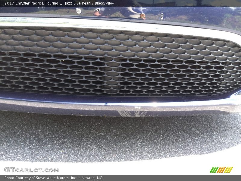 Jazz Blue Pearl / Black/Alloy 2017 Chrysler Pacifica Touring L