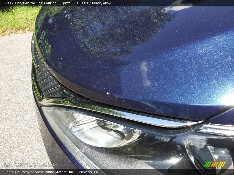 Jazz Blue Pearl / Black/Alloy 2017 Chrysler Pacifica Touring L