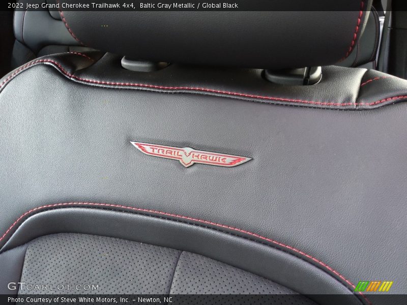  2022 Grand Cherokee Trailhawk 4x4 Logo