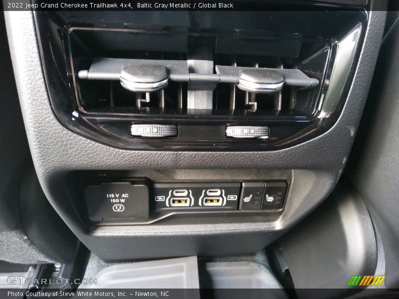 Baltic Gray Metallic / Global Black 2022 Jeep Grand Cherokee Trailhawk 4x4