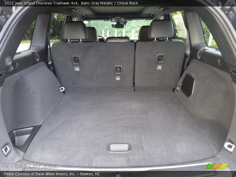  2022 Grand Cherokee Trailhawk 4x4 Trunk