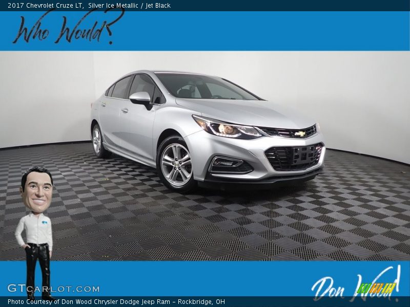 Silver Ice Metallic / Jet Black 2017 Chevrolet Cruze LT