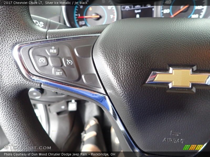 Silver Ice Metallic / Jet Black 2017 Chevrolet Cruze LT