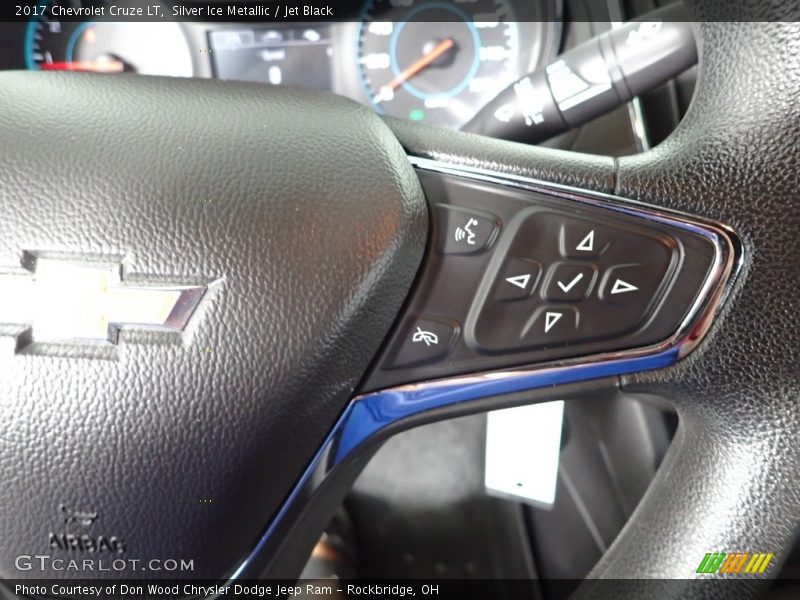 Silver Ice Metallic / Jet Black 2017 Chevrolet Cruze LT