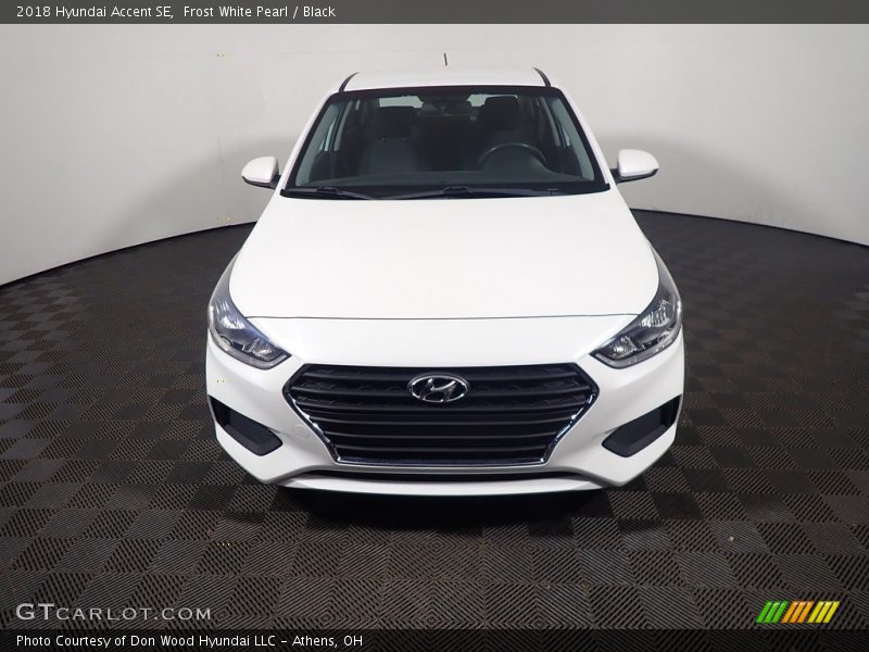 Frost White Pearl / Black 2018 Hyundai Accent SE