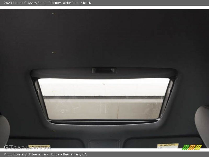 Platinum White Pearl / Black 2023 Honda Odyssey Sport