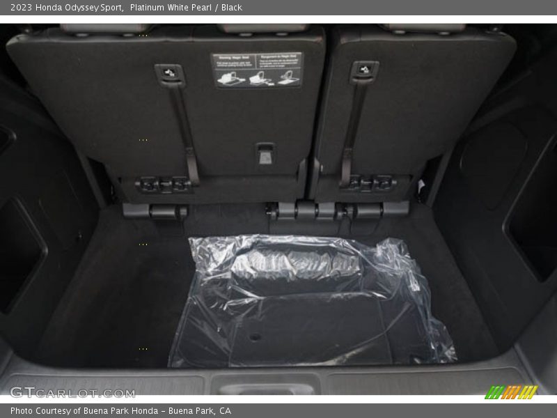Platinum White Pearl / Black 2023 Honda Odyssey Sport