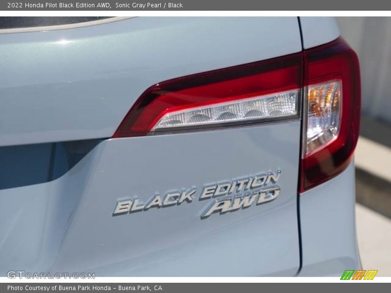  2022 Pilot Black Edition AWD Logo