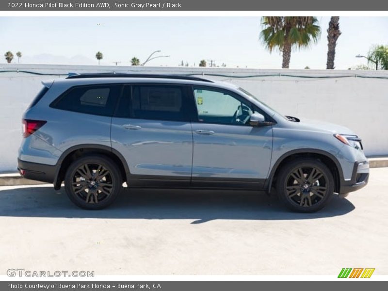 Sonic Gray Pearl / Black 2022 Honda Pilot Black Edition AWD