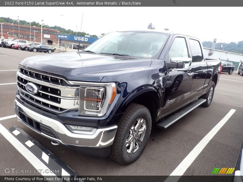 Front 3/4 View of 2022 F150 Lariat SuperCrew 4x4