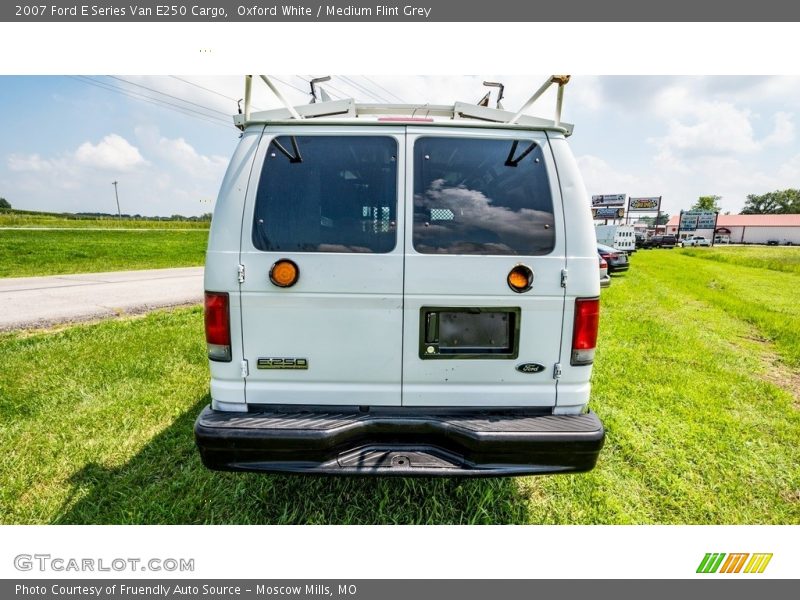 Oxford White / Medium Flint Grey 2007 Ford E Series Van E250 Cargo