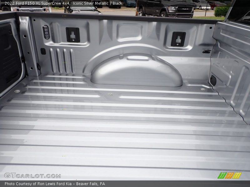 Iconic Silver Metallic / Black 2022 Ford F150 XL SuperCrew 4x4
