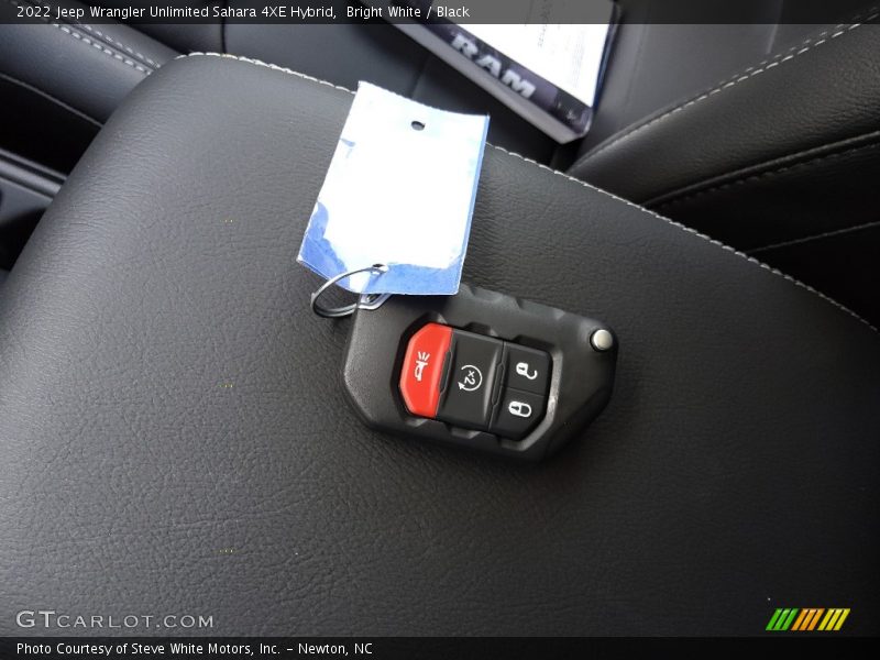 Bright White / Black 2022 Jeep Wrangler Unlimited Sahara 4XE Hybrid