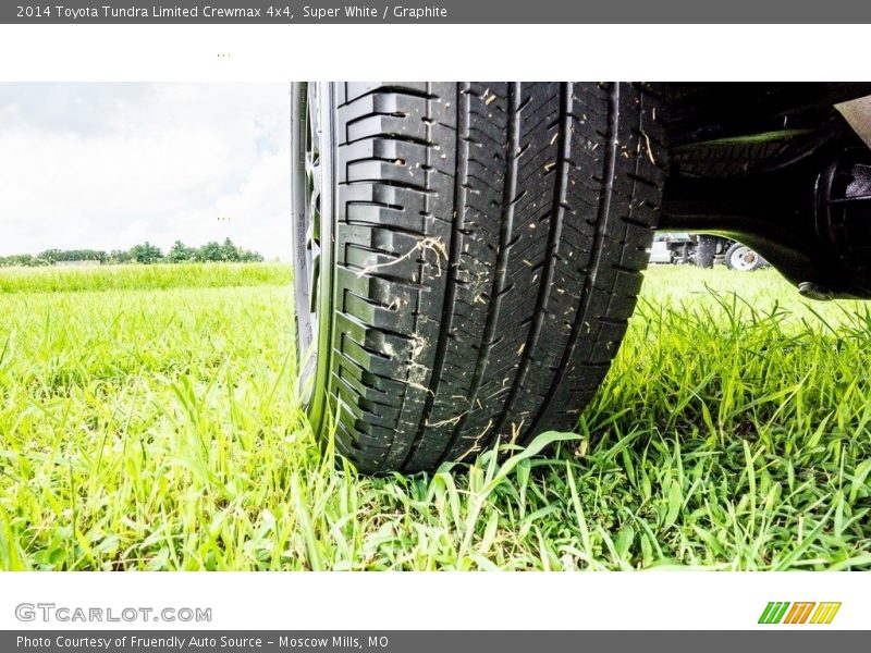 Super White / Graphite 2014 Toyota Tundra Limited Crewmax 4x4