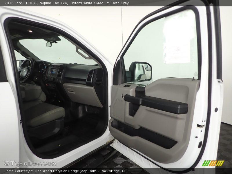 Oxford White / Medium Earth Gray 2016 Ford F150 XL Regular Cab 4x4