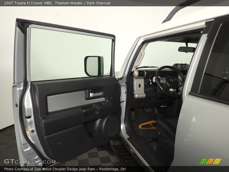 Titanium Metallic / Dark Charcoal 2007 Toyota FJ Cruiser 4WD