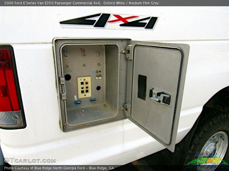 Oxford White / Medium Flint Grey 2006 Ford E Series Van E350 Passenger Commercial 4x4