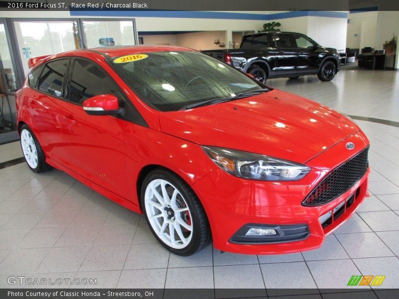 Race Red / Charcoal Black 2016 Ford Focus ST