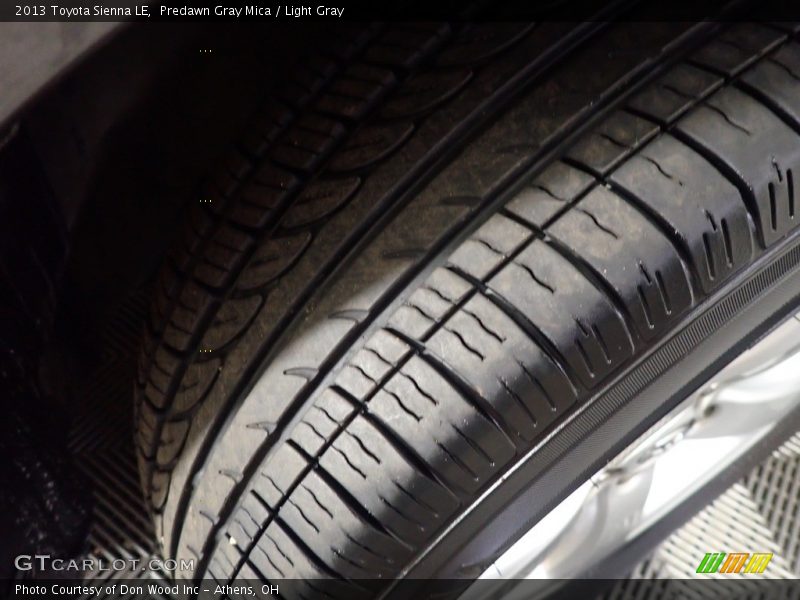 Predawn Gray Mica / Light Gray 2013 Toyota Sienna LE