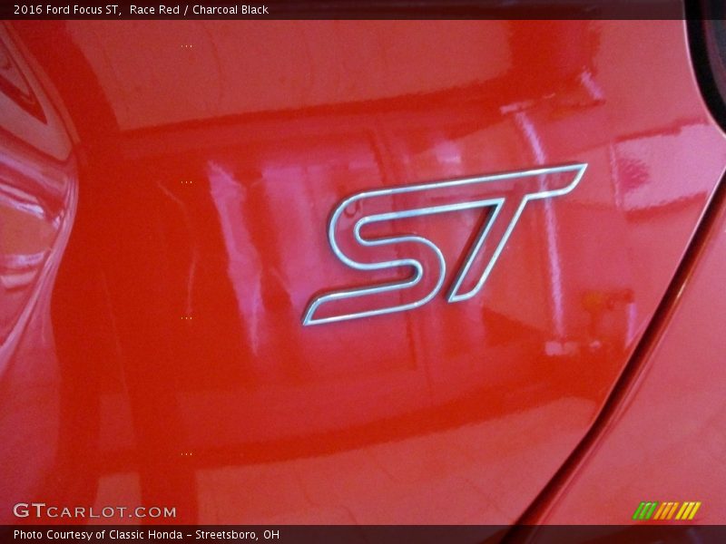 Race Red / Charcoal Black 2016 Ford Focus ST