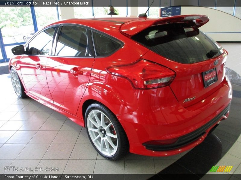 Race Red / Charcoal Black 2016 Ford Focus ST