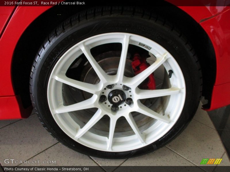 Race Red / Charcoal Black 2016 Ford Focus ST