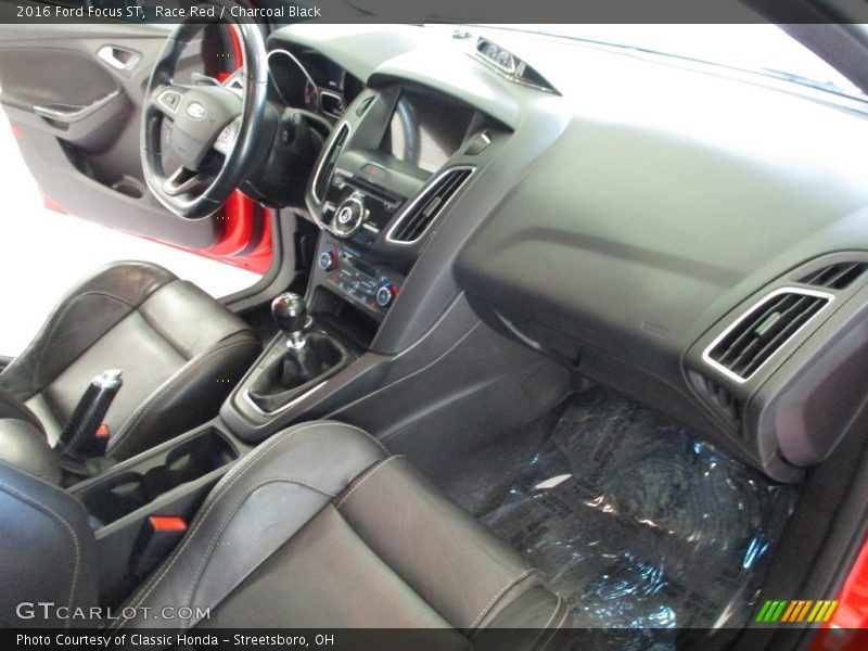 Race Red / Charcoal Black 2016 Ford Focus ST