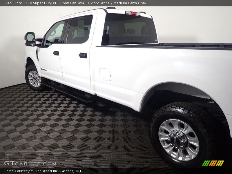 Oxford White / Medium Earth Gray 2020 Ford F350 Super Duty XLT Crew Cab 4x4