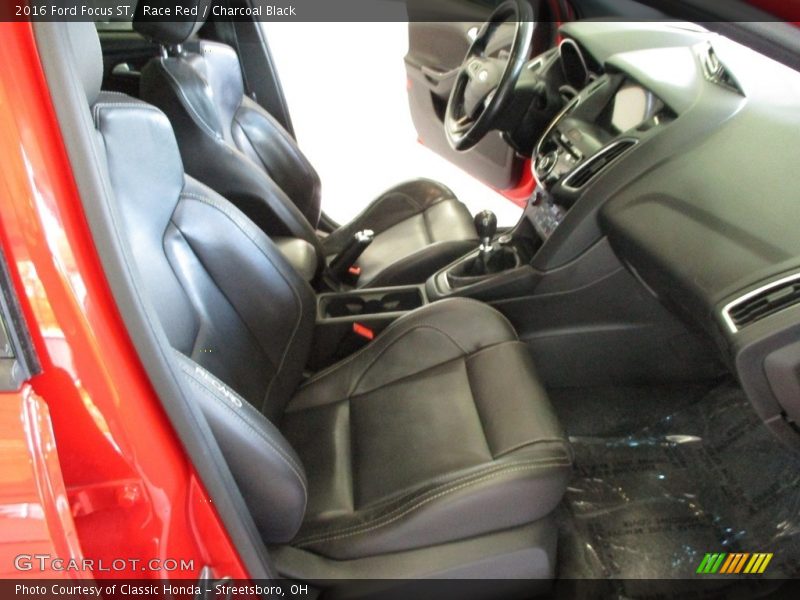 Race Red / Charcoal Black 2016 Ford Focus ST