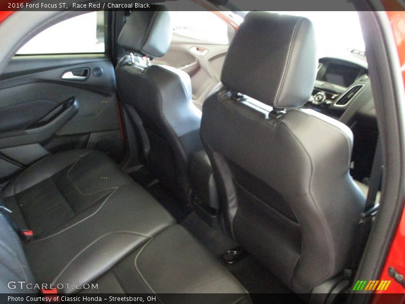 Race Red / Charcoal Black 2016 Ford Focus ST