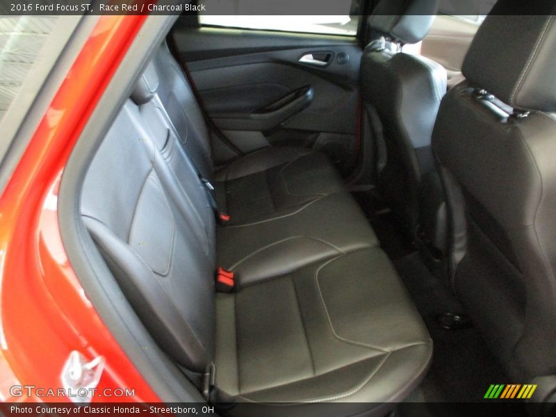 Race Red / Charcoal Black 2016 Ford Focus ST
