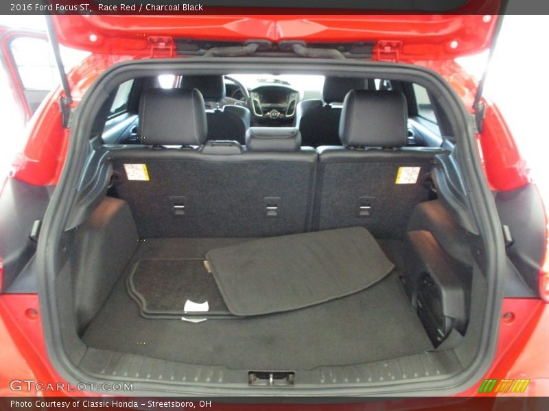 Race Red / Charcoal Black 2016 Ford Focus ST