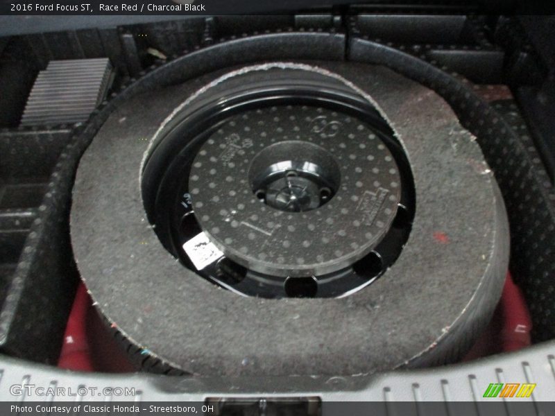 Race Red / Charcoal Black 2016 Ford Focus ST