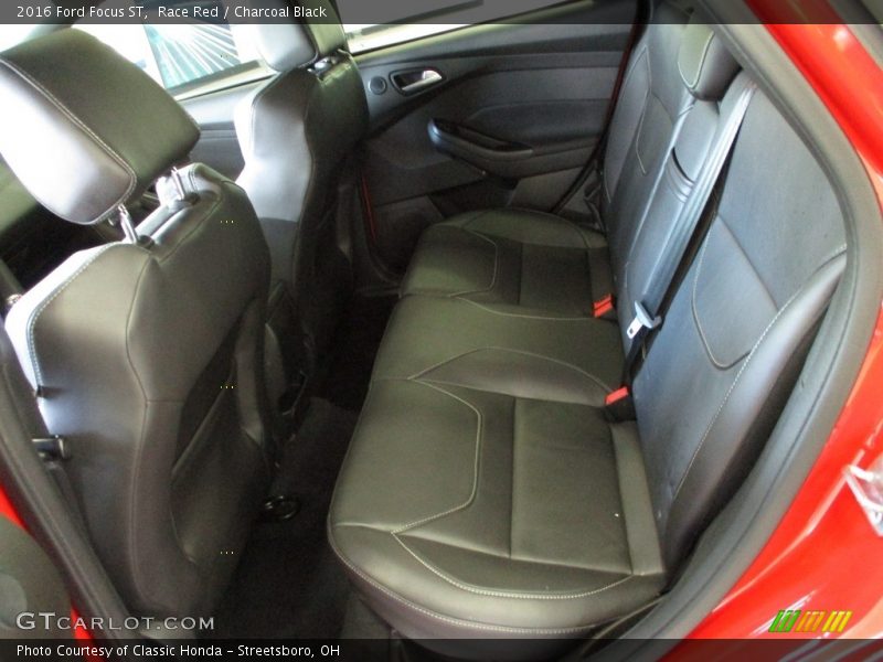 Race Red / Charcoal Black 2016 Ford Focus ST