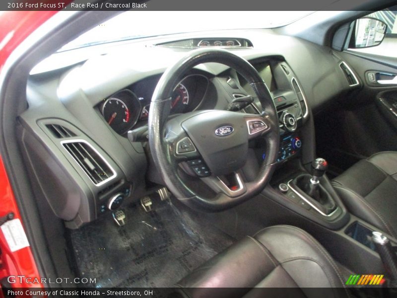 Race Red / Charcoal Black 2016 Ford Focus ST