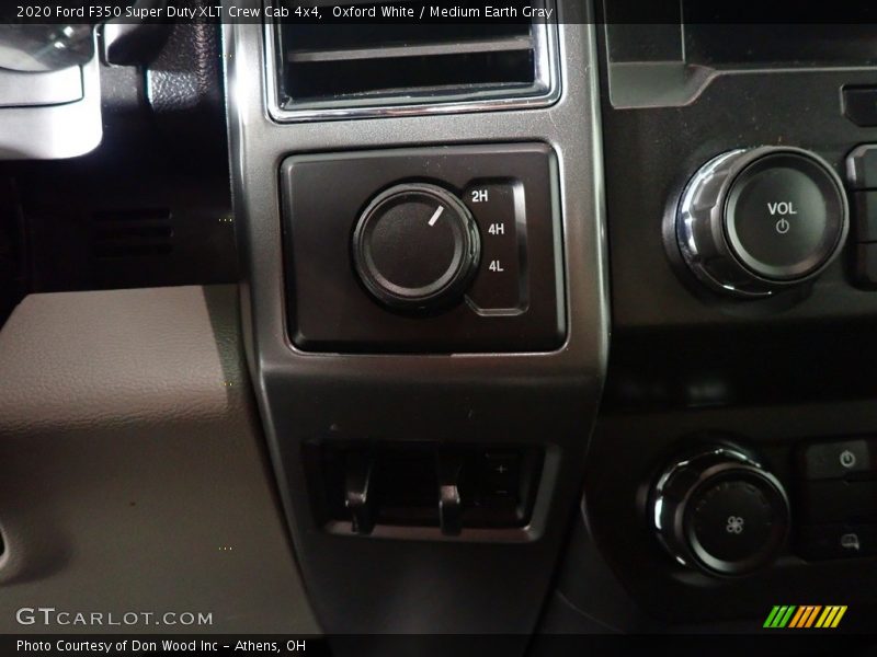 Oxford White / Medium Earth Gray 2020 Ford F350 Super Duty XLT Crew Cab 4x4