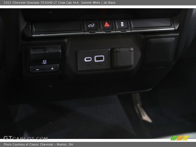 Summit White / Jet Black 2022 Chevrolet Silverado 3500HD LT Crew Cab 4x4