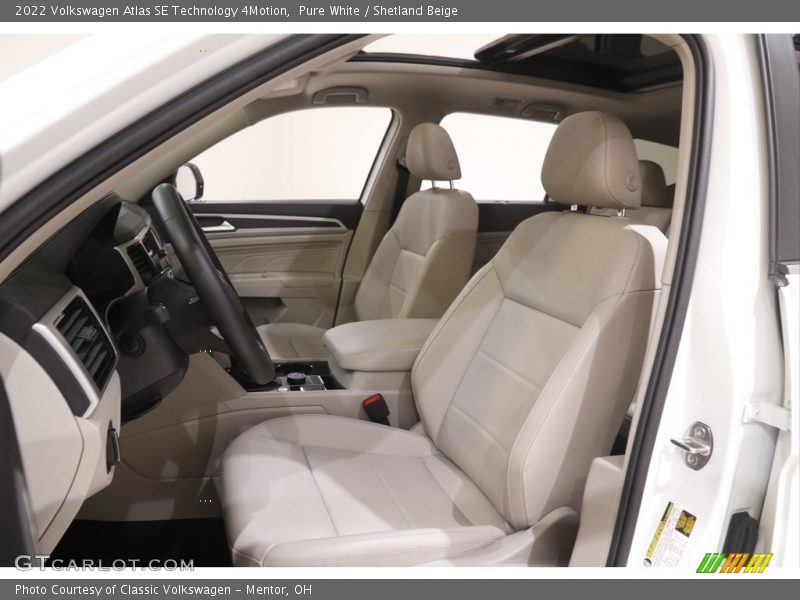  2022 Atlas SE Technology 4Motion Shetland Beige Interior
