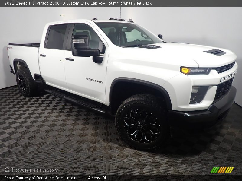 Summit White / Jet Black 2021 Chevrolet Silverado 2500HD Custom Crew Cab 4x4