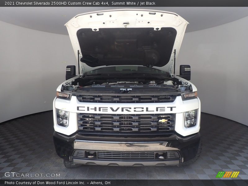 Summit White / Jet Black 2021 Chevrolet Silverado 2500HD Custom Crew Cab 4x4