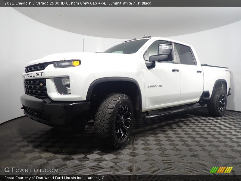Summit White / Jet Black 2021 Chevrolet Silverado 2500HD Custom Crew Cab 4x4