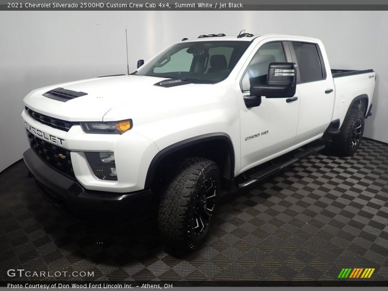 Summit White / Jet Black 2021 Chevrolet Silverado 2500HD Custom Crew Cab 4x4