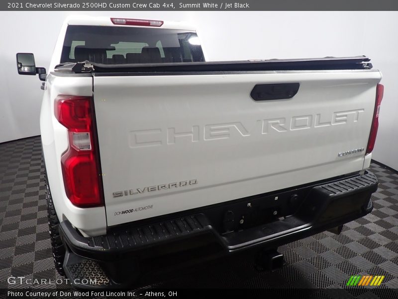 Summit White / Jet Black 2021 Chevrolet Silverado 2500HD Custom Crew Cab 4x4