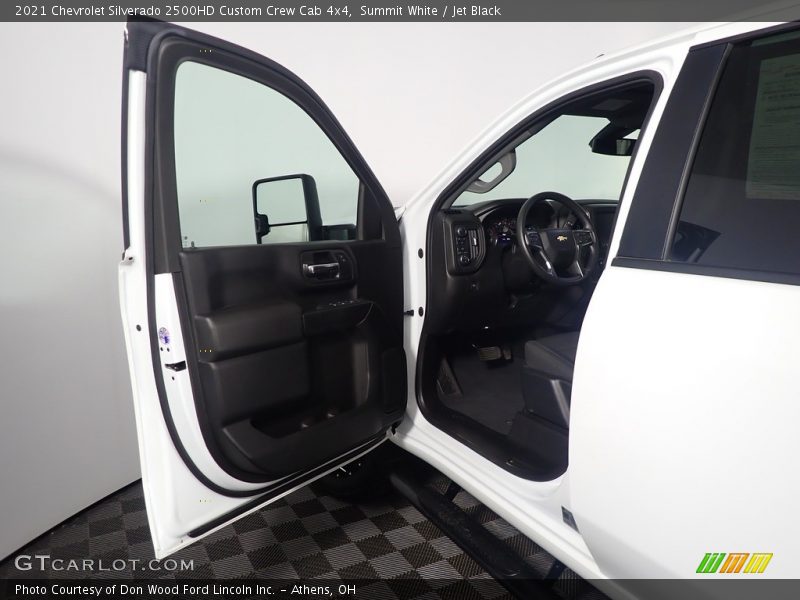 Summit White / Jet Black 2021 Chevrolet Silverado 2500HD Custom Crew Cab 4x4