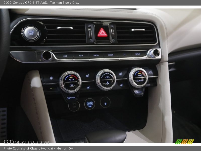 Controls of 2022 G70 3.3T AWD