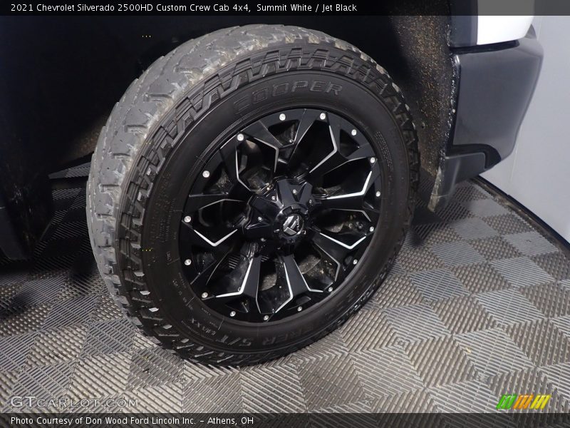 Summit White / Jet Black 2021 Chevrolet Silverado 2500HD Custom Crew Cab 4x4